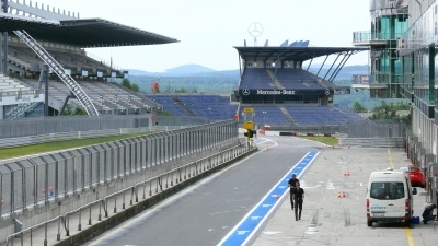 Nuerburgring pit stop